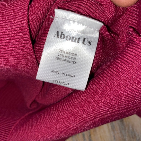 ABOUT US raspberry rayon, nylon,spand,cropped top - Picture 5 of 6